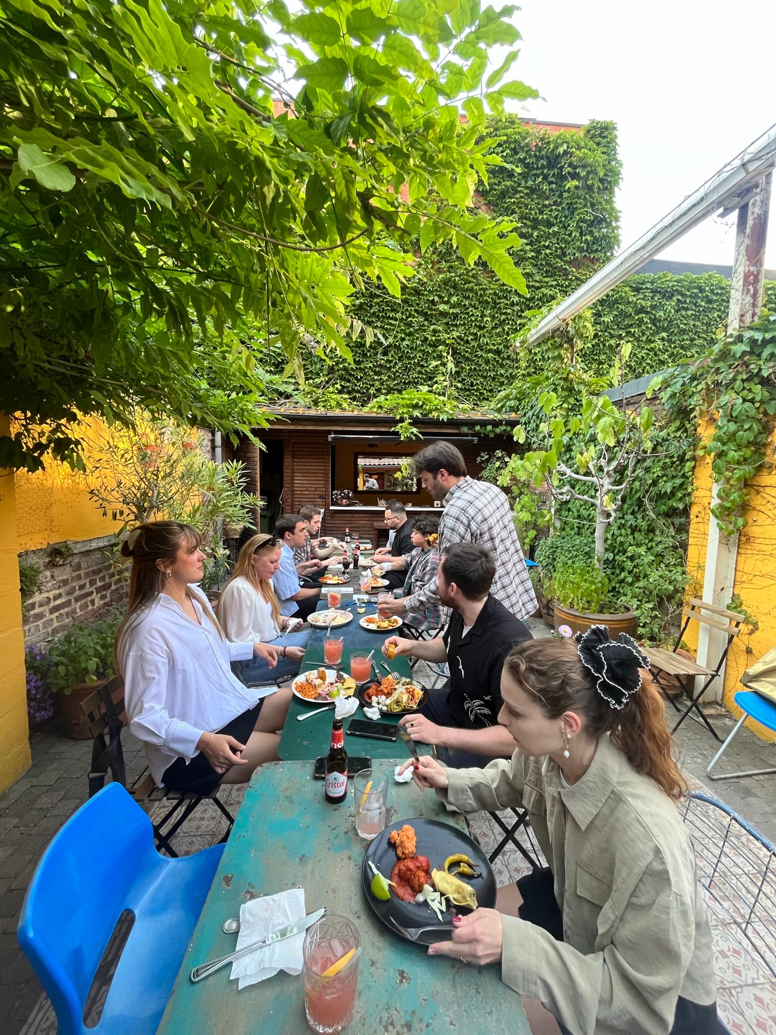 Event met veel mensen bij Shanti Beans